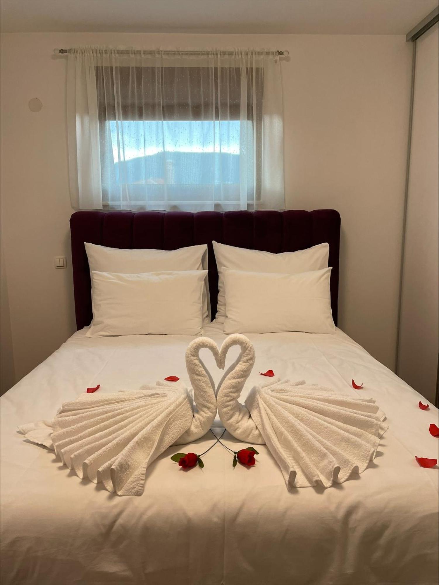Apartment Sunshine โมสตาร์ ภายนอก รูปภาพ